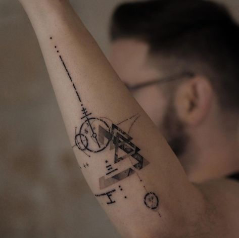 Geometric Triangle Tattoo Design, Geometric Tattoo Design Men, Trendy Tattoos For Men, Meaningful Tattoos For Men Unique, Triangle Tattoo Ideas, Tattoos For Men Unique, Geometric Triangle Tattoo, Forearm Tattoo Ideas For Men, Forearm Tattoos For Men