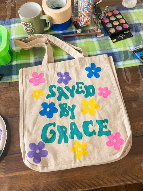 Tote Bag Inspo, Bible Study Crafts, Bible Tote Bag, Decorated Tote Bags, Diy Tote Bag Design, Handpainted Tote Bags, Jesus Crafts, Holy Girl, Totes Ideas