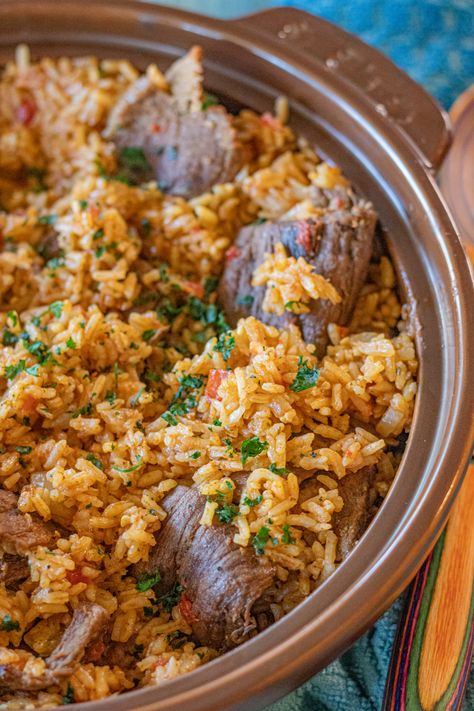 One Pan Latin Beef and Rice - Belqui's Twist Steak And Rice Recipes, Bottom Round Steak Recipes, Dominican Rice, Bottom Round Steak, Dominican Recipes, Steak Breakfast, Round Steak Recipes, Steak And Rice, Steak And Onions