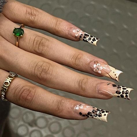 Nails Without Charms, Early 2000 Nails, Swaggy Nails, Dominican Nails, Paznokcie Hello Kitty, Freestyle Nails, Cheetah Print Nails, Nail Board, Girly Pop