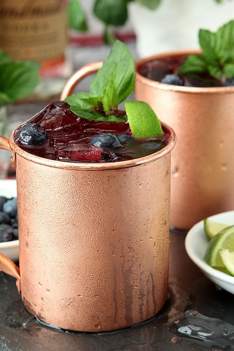 Blueberry Mint Moscow Mule Moscow Mule Drink Recipes, Tropical Drink Recipes, Colorado Food, Moscow Mules, Moscow Mule Recipe, Blueberry Mint, Mint Simple Syrup, Mule Cocktail, Mule Recipe