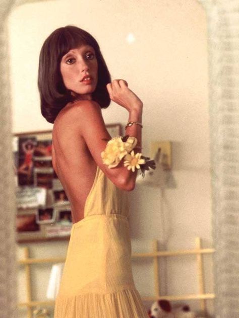 13 Pictures That Prove Shelley Duvall Was A Fashion Queen Shelley Duvall, 3 Women, A Woman, Yellow, Flowers