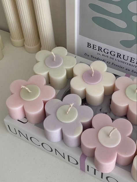 Girly Candles, Candle Obsession, Cute School Stationary, Candle Crafts Diy, Aesthetic Candles, Cute Candles, Candle Aesthetic, Candle Craft, Candle Packaging