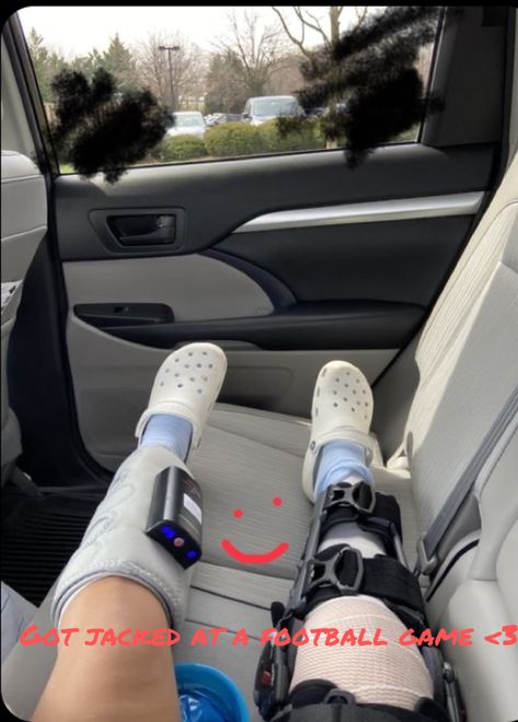 Outfits With Knee Brace, Knee Brace Aesthetic, Torn Acl Aesthetic, Acl Aesthetic, Knee Brace Outfit, Acl Knee Brace, Broken Knee, Injection Hand Pic, Acl Brace