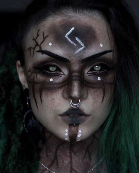 Warlock Face Paint, Viking Halloween Makeup, Necromancer Makeup, Evil Makeup Looks, Viking Witch Costume, Creepy Witch Makeup, Viking Warrior Makeup, Demon Makeup Female, Demonic Makeup