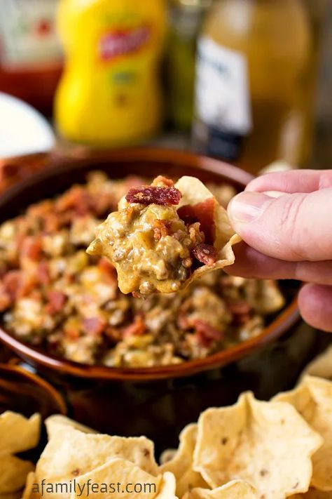 Bacon Cheeseburger Dip - A Family Feast® Bacon Cheeseburger Meatloaf, Bacon Cheeseburger Dip, Chicken Appetizer Recipes, Cheeseburger Dip, Summer Appetizer Recipes, Mexican Food Recipes Appetizers, Cheeseburger Meatloaf, Bacon Meatloaf, Bacon Cheeseburger Soup