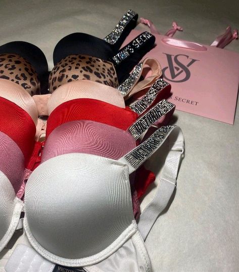 Bras Victoria's Secret Aesthetic, Vs Bra Outfit, Victoria Secret Bra And Under Set Aesthetic, Vs Bra Aesthetic, Victoria's Secret Bra, Victoria Secret Bra Outfit, Cute Bras Victoria's Secret, Victoria Secret Lenceria, Victoria Secrets Intimo