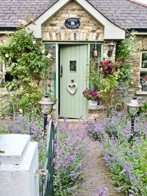 Cottage doors interior