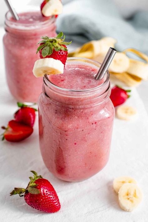 Strawberry Kiwi Smoothie Recipe, Strawberry Kiwi Smoothie, Lemonade Smoothie, Refreshing Breakfast, Smoothie Fruit, Smoothie Recipes Strawberry, Kiwi Smoothie, Banana Smoothie Recipe, Summer Smoothies