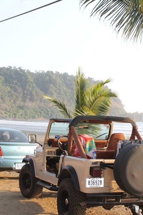 the beach and a jeep. This is where i need to be Combi Volkswagen, Jeep Cj7, Dream Cars Jeep, Jeep Rubicon, Jeep Lover, Jeep Patriot, Pretty Cars, Us Cars, Jeep Life