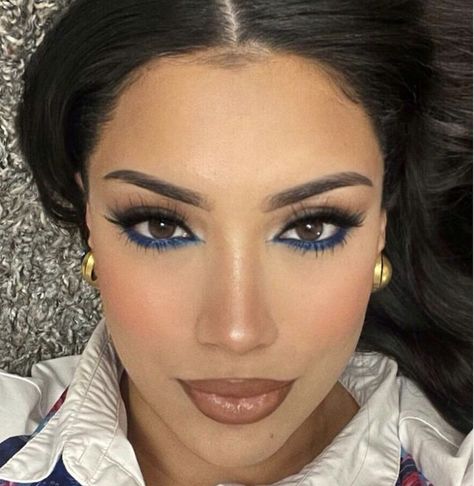 Blue In Waterline, Smokey Eye With Blue Liner, Makeup With Blue Waterline, Blue Kajal Makeup, Royal Blue Simple Makeup, Blue Kajal Eye Makeup, Blue Make Up For Prom, How To Wear Blue Eyeliner, Blue Eye Pencil Make Up