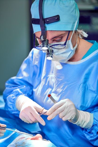 Corporate Woman, Female Surgeon, Female Dentist, Operating Room Nurse, Surgeon Doctor, Medical Photos, Laparoscopic Surgery, Close Up Portraits, Female Doctor