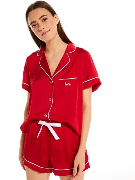 Peter Alexander Pajamas Silk Red, Peter Alexandra Pjs, Red Silk Pjs, Peter Alexander Pajamas Silk, Chic Pjs, Peter Alexander Pajamas, Red Pjs, Peter Alexander Pjs, Christmas Pj Set