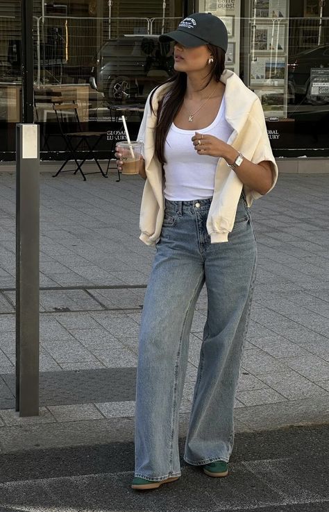 First Day Of Uni Outfit, Clip In Hair Extensions Styles, 22 Inch Hair, Cropped Cardigan Outfit, Cardigan Outfit Aesthetic, Europe Wallpaper, Hair Extensions Styles, Croatia Summer, Chic Capsule Wardrobe