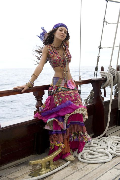 Gitana <3 Boho Mode, Mode Hippie, Estilo Hippie, Mode Boho, Magnolia Pearl, Belly Dance Costumes, Belly Dancers, Hippie Chic, Dance Outfits