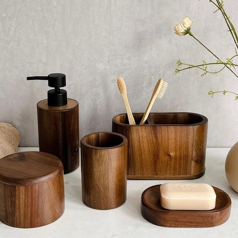 Bathroom Wood Accessories, Bathroom Decor Bamboo, Toilet Accessories Ideas, Bathroom Elements, Wooden Bathroom Accessories, Bathroom Tools, Hellboy Art, Bathroom Wood, Washroom Accessories