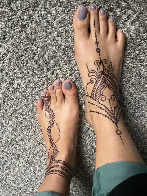 Henna Anklet Design, Henna Tattoo Designs On Leg, Henna Toe Designs, Henna Tattoo Feet Design, Henna On Ankle, Henna Designs On Foot, Henna Feet Designs Simple, Henna Design Foot, Henna Foot Tattoo