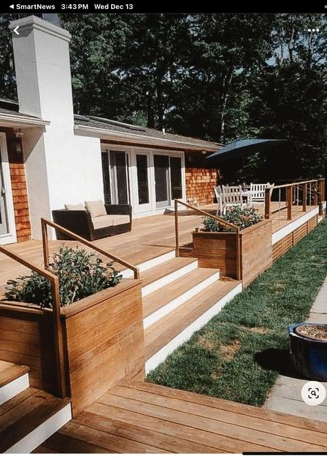 Ombra Pergola, Design Per Patio, Diy Planters Outdoor, Outdoor Planter Boxes, Patio Deck Designs, Wooden Deck, Deck Designs Backyard, Staining Deck, Decks Backyard