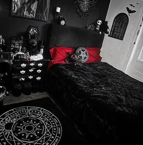 #gothicdecor • Instagram Killstar Bedroom, Goth Dorm Room, Gothic Rooms, Goth Bedroom Ideas, Hades Footwear, Edgy Bedroom, Gothic Homes, Goth House, Gothic Bathroom