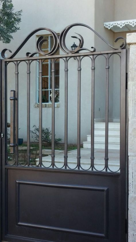 Wrought Iron Gate Designs, Metal Gates Design, Wrought Iron Garden Gates, Wooden Garden Gate, Exterior Door Designs, Estate Gates, Metal Garden Gates, Iron Garden Gates, Garden Gate Design