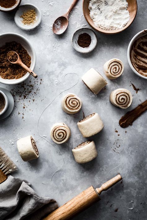 Food Photography Tips, Buttermilk Rolls, Food Photography Dessert, Baking Photography, Food Art Photography, Dessert Photography, Food Photography Inspiration, Food Photography Styling, Cinnamon Buns