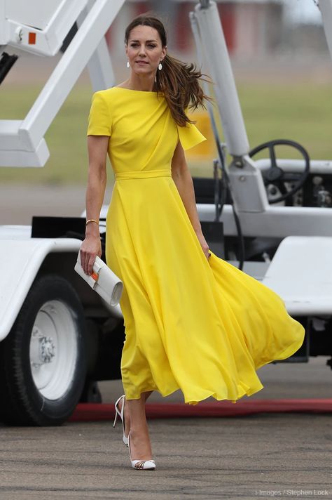 Kate Middleton Yellow, Vévodkyně Kate, Style Kate Middleton, Kate Middleton Style Outfits, Düşes Kate, Looks Kate Middleton, Prins William, Kate Middleton Dress, Kate Middleton Outfits