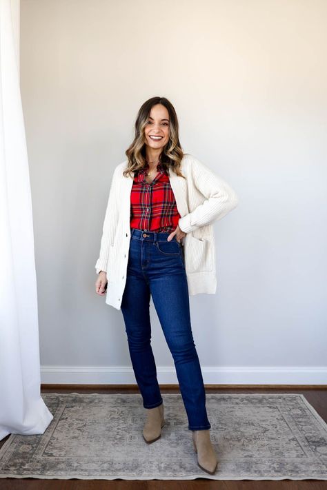 Christmas Plaid Outfit, White Tops Outfit, Christmas Outfit Casual, Casual Christmas Party Outfit, Casual Holiday Outfits, Plaid Shirt Outfits, Winter Party Outfit, Party Outfit Ideas, Cute Christmas Outfits