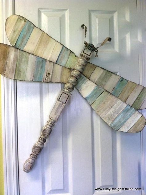 Ceiling Fan Crafts, Fan Blade Art, Dragonfly Yard Art, Spindle Crafts, Leaf Wings, Dragon Fly Craft, Fly Craft, Ceiling Fan Blades, Dragon Flies