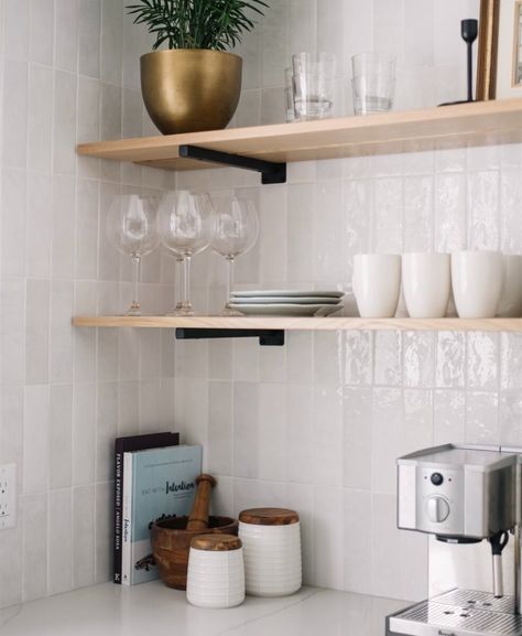 Kitchen Wall Tiles Backsplash, White Tile Kitchen Backsplash, Kitchen Splashback Tiles, Farmhouse Kitchen Backsplash, Off White Kitchens, White Kitchen Backsplash, White Kitchen Tiles, White Tile Backsplash, Condo Kitchen