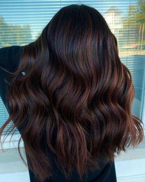 Lighter Brown Hair Color, Black Hair With Brown Highlights, Dark Brown Hair Dye, Black Brown Hair, Black Hair Balayage, Dark Brunette Hair, Chocolate Brown Hair Color, Brown Hair Inspo, Brown Hair Dye