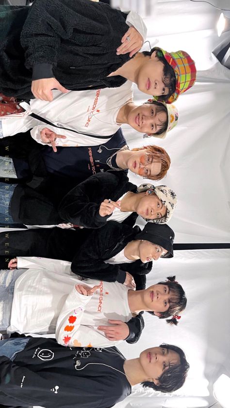 Bts Group Picture, Bts Group Photos, Megan Thee Stallion, Bts Group, About Bts, I Love Bts, Bts Concert, Bts Lockscreen, Bts Members