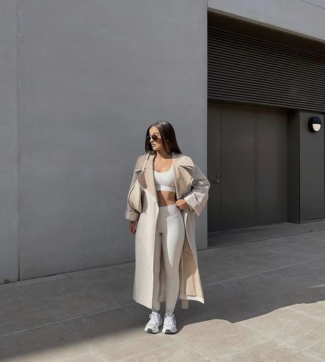 5 Aesthetic, Instagram Minimalist, Monochromatic Outfit, Foto Poses, Trendy Fall Outfits, Athleisure Outfits, Neutral Fashion, Looks Chic, Sporty Outfits