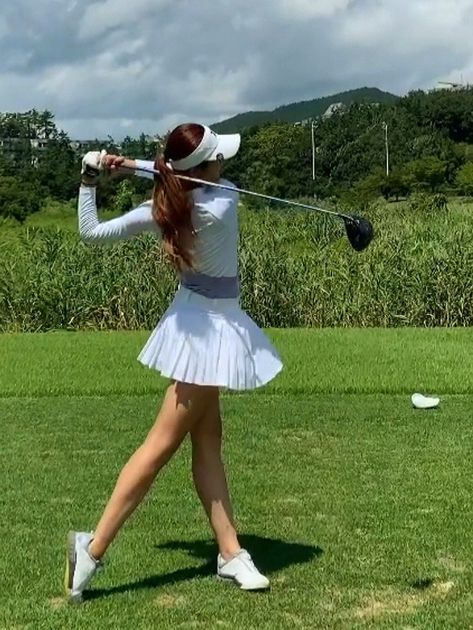 Golf Aesthetic Woman, Golf Photoshoot, Cute Golf Outfit, Golf Girl, Golf Inspiration, Anatomy Models, White Tennis Skirt, Womens Golf Fashion, Cheerleading Outfits