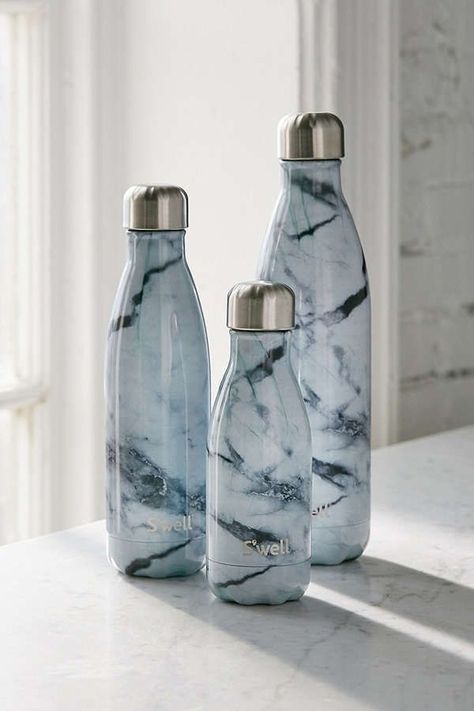 Botellas Aesthetic, Marble Water Bottle, Flask Bottle, Sport Water Bottle, Marble Design, Favorite Drinks, Drink Bottles, Flask, Straw