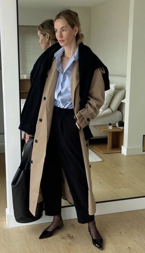 Maxi Dress Minimalist, Trench Coat Formal Outfit, Sweater Dress Work Outfit Winter, Anoukyve Style Inspiration, Business Casual Outfits Autumn, Winter Sunday Outfit, Corporate Baddie Outfits, Corporate Wardrobe, Stile Casual Chic