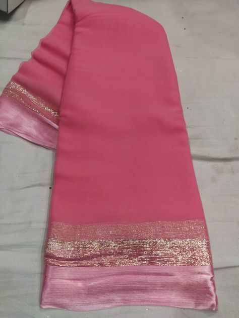 Plane Saree, Plain Chiffon Saree, Chiffon Saree Party Wear, Plain Sarees, Pink Blouse Designs, Latest Silk Sarees, Pure Chiffon Sarees, Simple Saree Designs, Chiffon Sarees