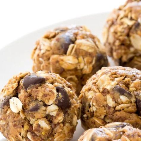 Pioneer Woman Protein Balls Easy Delicious Cookies, Protein Energy Bites, Oatmeal Energy Bites, High Fiber Snacks, Peanut Butter Energy Bites, Snack Balls, Protein Balls Recipes, Protein Baking, Cookies Healthy