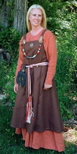 Viking clothing and jewelry in Iceland - Nationalclothing.org Viking Apron, Viking Apron Dress, Costume Viking, Viking Garb, Viking Dress, Womens Costumes, Viking Costume, Viking Women, Viking Clothing