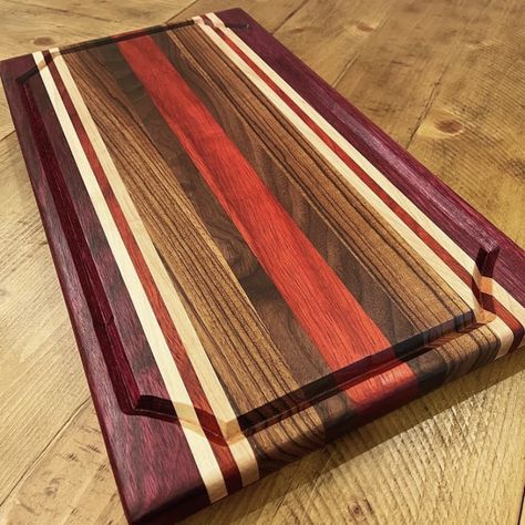 Woodshop Projects, 4h Ideas, Personalised Chopping Board, Router Projects, Wood Chopping, Wooden Trays, Wood Chopping Board, Woodwork Projects, Scrap Wood Projects