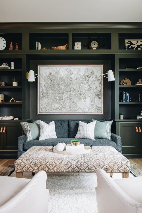 Media Room Ideas With Tons of Storage Inspiring Our Next Makeover Home Library Design Ideas, Kate Marker Interiors, Masculine Interior, Home Library Design, Studio Living, Living Room Trends, Home Libraries, Living Room Green, Guest Bed