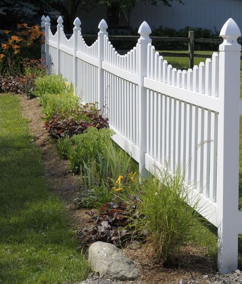 1000+ ideas about Vinyl Picket Fence on Pinterest | Post And Rail ... Gard Modern, Pagar Modern, Vinyl Picket Fence, Fence Designs, White Fence, Pallet Fence, Types Of Fences, Front Yard Fence, Privacy Fences