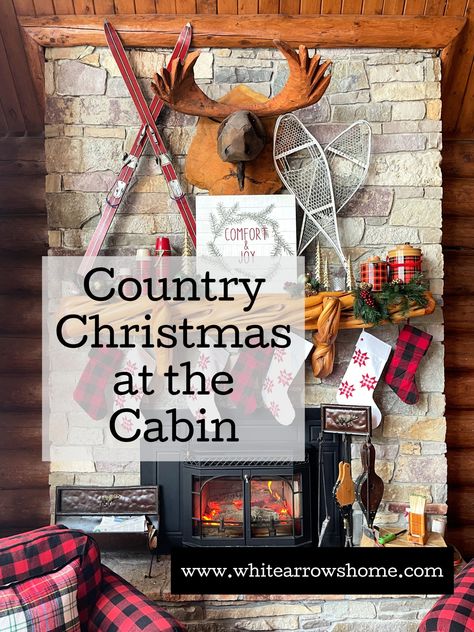 Country Christmas at the Cabin Hidden Tv Wires, Ski Lodge Christmas Decor, Log Cabin Christmas Decor, Ski Lodge Christmas, Christmas Cabin Decor, Lodge Christmas Decor, Cabin Christmas Decor, Log Cabin Christmas, Fireplace Tv Wall Decor