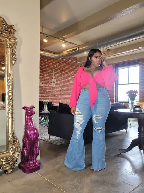 La Cravate Crop PlusSizeSummerStyle #summervivibes #plussizefashionista #ootd #plussizequeen #plussize #summerfashion. https://whispers-in-the-wind.com/the-ultimate-plus-size-outfit-guide-summer-in-style/?210 Birthday Outfit September, 70s Outfits Black Women Plus Size, Birthday Brunch Outfit Plus Size, Plus Size Houston Outfits, Concert Outfit Big Size, Wide Leg Cargo Pants Outfit Plus Size, Jeans And A Cute Top Outfit, Summer Outfits With Long Sleeves, Plus Size Outfits For Summer Black Women