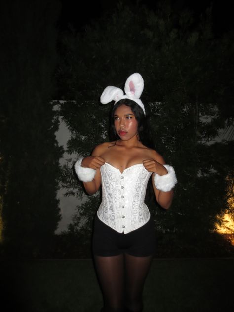 Aesthetic Costume Ideas, Halloween Costumes Pretty, Coquette Bunny, Hoodies Ideas, Horror Halloween Costumes, Pretty Halloween Costumes, Holloween Costume, Halloween Party Outfits, Bunny Costume