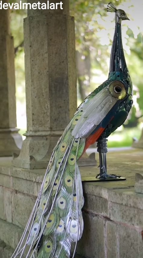 Peacock Sculpture, Weld Art, Oc Stuff, Welding Art Projects, Metal Sculptures, Sculpture Projects, Metal Yard Art, Metal Art Sculpture, Metal Art Projects