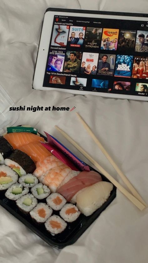 Sushi Ig Story, Sushi Snap, Sushi Night Aesthetic, Sushi Night At Home, Home Sushi, Netflix Aesthetic, Sushi Night, Sushi Set, Night At Home