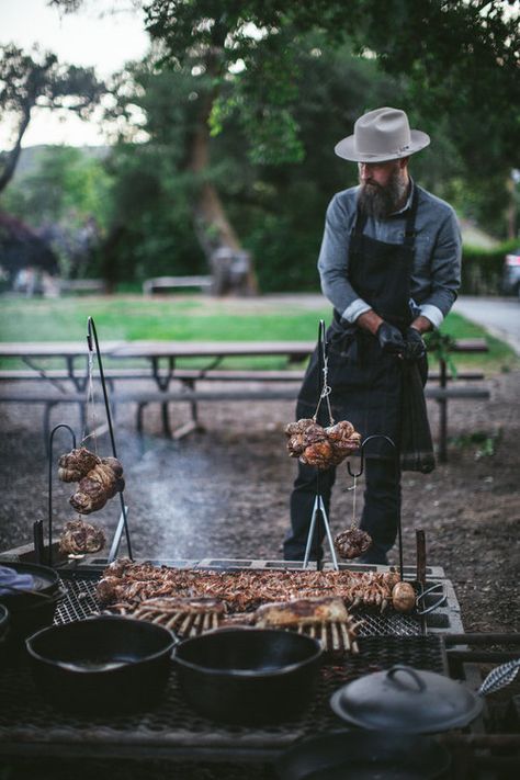 Outdoor Fire Cooking, Barbecue Photography, Beach Cooking, Cooking With Fire, Secret Supper, Summer Supper, Cooking Over Fire, Griddle Cakes, Roasted Lamb