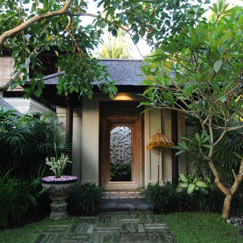 Bali Garden, Tropical Landscape Design, Company Quotes, Contemporary House Exterior, Bali House, Airbnb Ideas, Bali Villa, Garden Architecture, Entrance Design