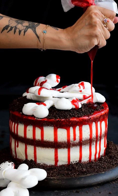 Edible Blood For Cakes, Edible Blood, Spooky Halloween Cakes, Brown Food Coloring, Halloween Torte, Spooky Halloween Food, Supper Ideas, Halloween Appetizers, Halloween Baking