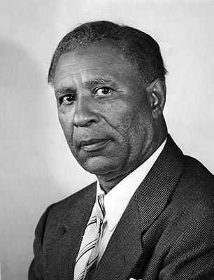 Garrett Morgan, Black Inventors, Traffic Signal, Water Intake, African American Hairstyles, Lake Erie, Traffic Light, African History, Gas Mask